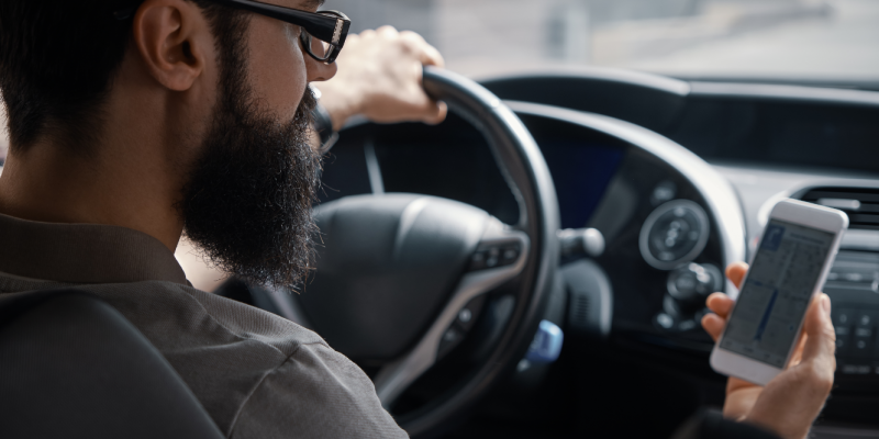 Em nova decisão, Tribunal Regional do Trabalho da 4ª Região  condena a Uber a pagar direitos trabalhistas a motorista.